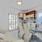 Almas - Heated Pool, Sauna, Gym And Tennis Court 4*