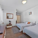 Almas - Heated Pool, Sauna, Gym And Tennis Court