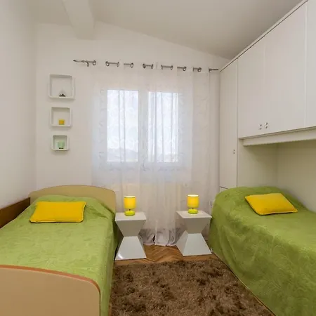 Almas - Heated Pool, Sauna, Gym And Tennis Court 4* Neoric