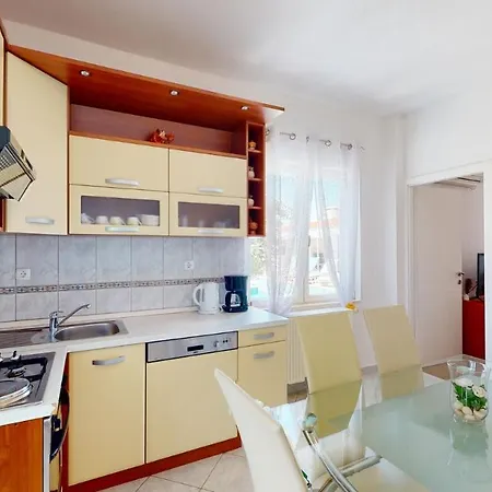 Almas - Heated Pool, Sauna, Gym And Tennis Court 4* Neoric