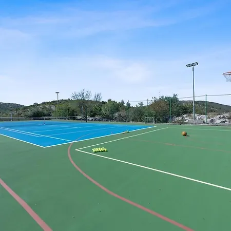 ゲストハウス Almas - Heated Pool, Sauna, Gym And Tennis Court