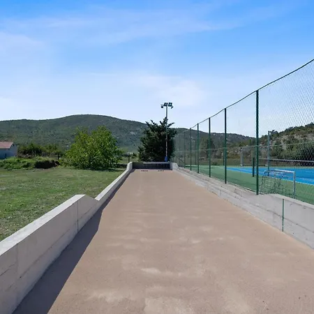 Almas - Heated Pool, Sauna, Gym And Tennis Court Neorić